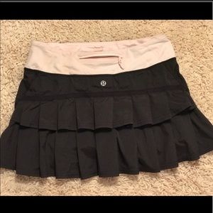 Super cute lulu tennis skirt! Slightly worn.